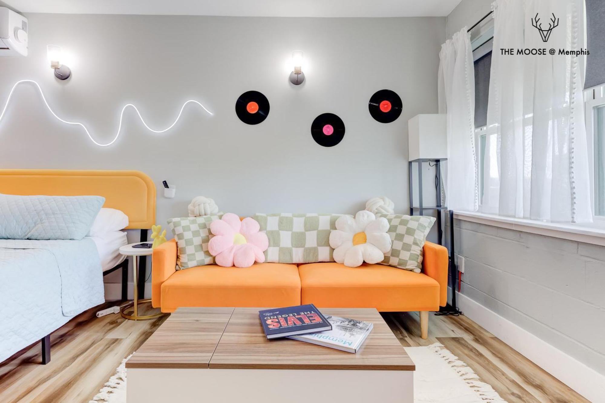 Апартаменты The Moose #10 - Stylish Loft With King Bed, Free Parking & Wi-Fi Мемфис Экстерьер фото