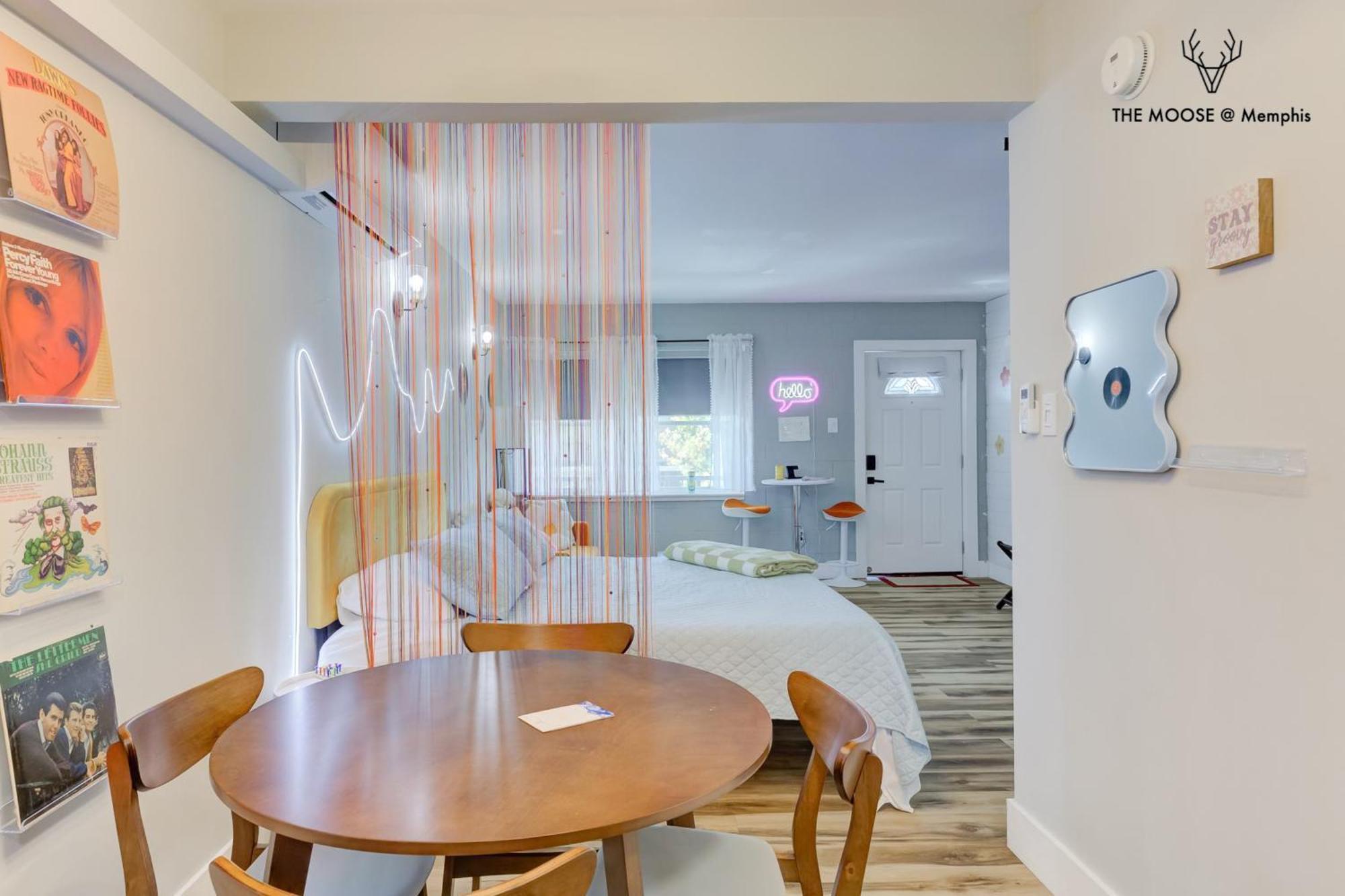 Апартаменты The Moose #10 - Stylish Loft With King Bed, Free Parking & Wi-Fi Мемфис Экстерьер фото