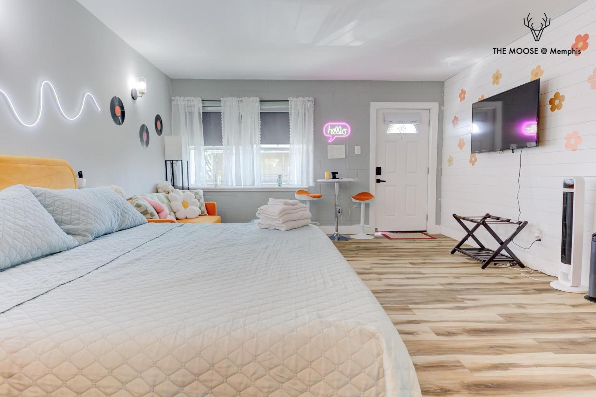 Апартаменты The Moose #10 - Stylish Loft With King Bed, Free Parking & Wi-Fi Мемфис Экстерьер фото